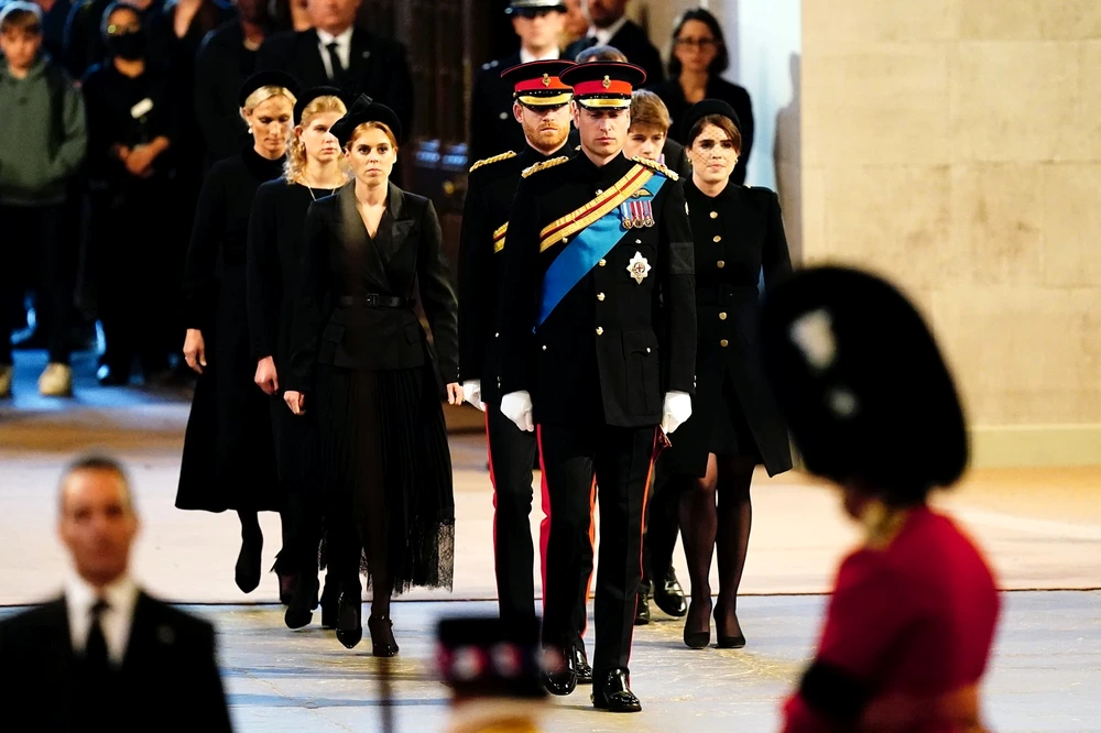 prințul Harry și Prințul William nu s-au privit în ochi la funeralile Reginei. Foto- Profimedia